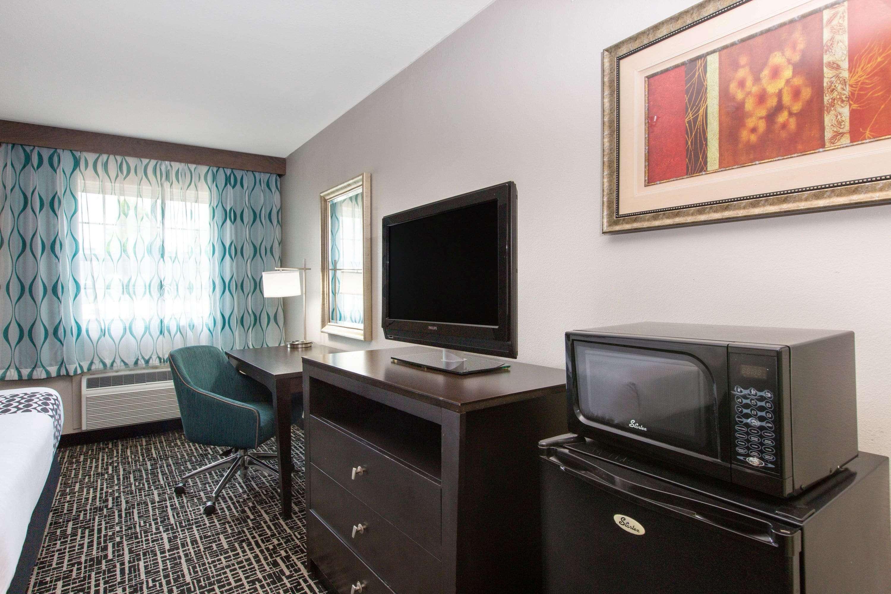 Hotel La Quinta By Wyndham Blue Springs Extérieur photo